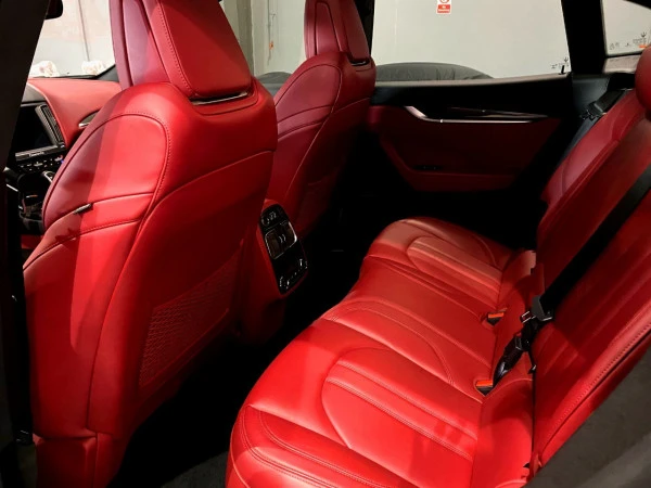 Maserati Levante (Negro), 2019