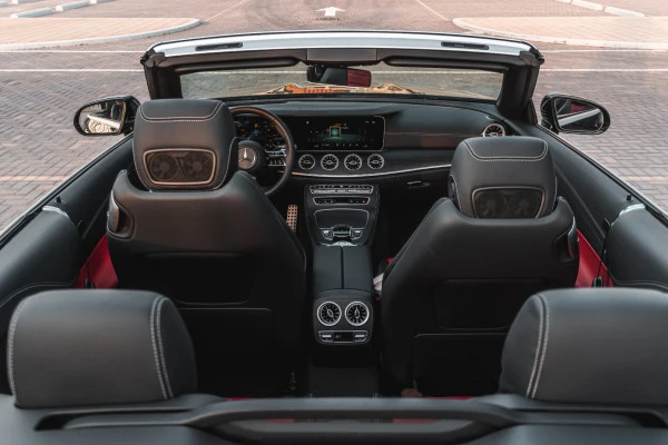 Mercedes E200 (Noir), 2023