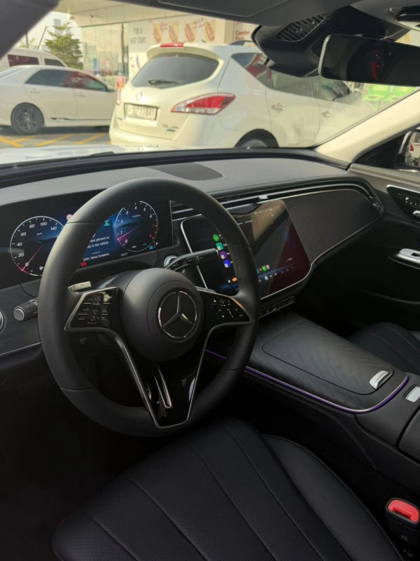 Mercedes E200 (Black), 2026