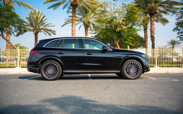 Mercedes GLC 200 SUV (Черный), 2024