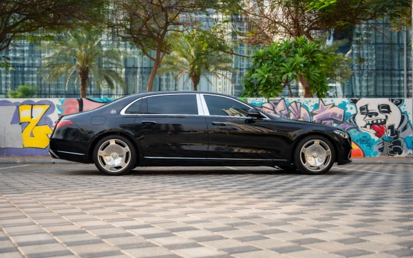 Mercedes Maybach S580 (Black), 2023