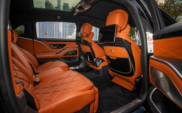 Mercedes Maybach S580 (Black), 2023
