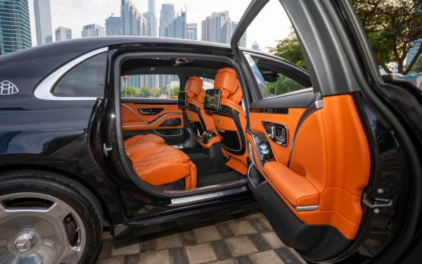 Mercedes Maybach S580 (Black), 2023