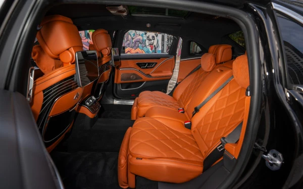 Mercedes Maybach S580 (Black), 2023
