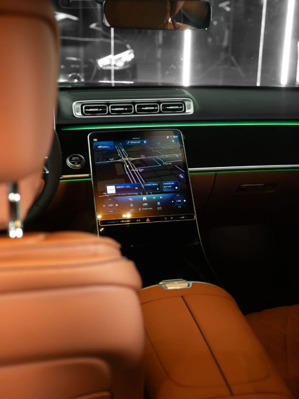 Mercedes S500 (Black), 2025