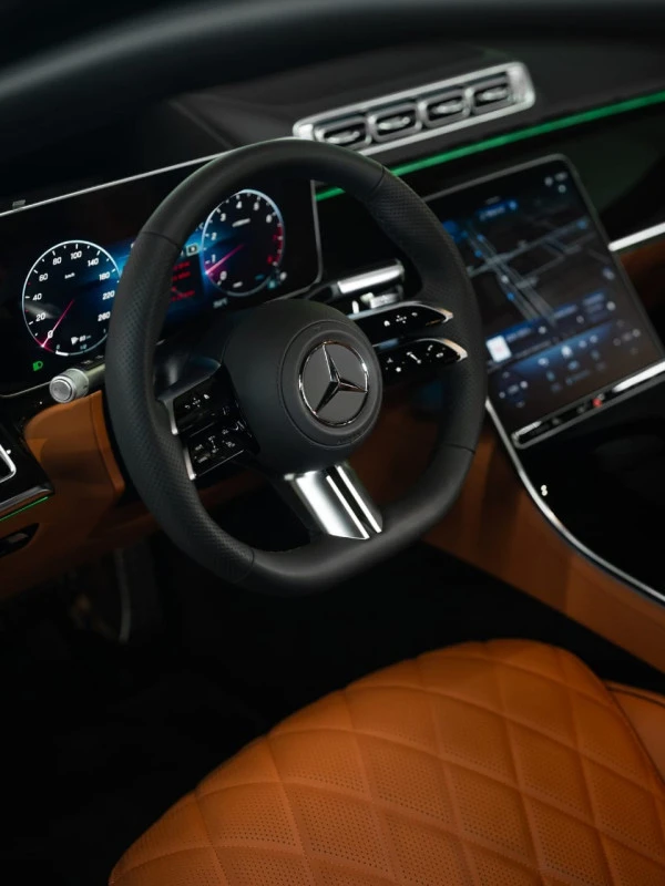 Mercedes S500 (Black), 2025