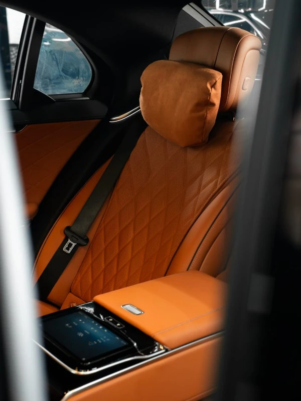 Mercedes S500 (Black), 2025