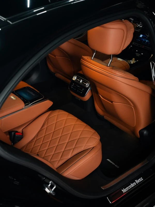 Mercedes S500 (Black), 2025
