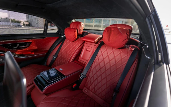 Mercedes S500 (Black), 2021