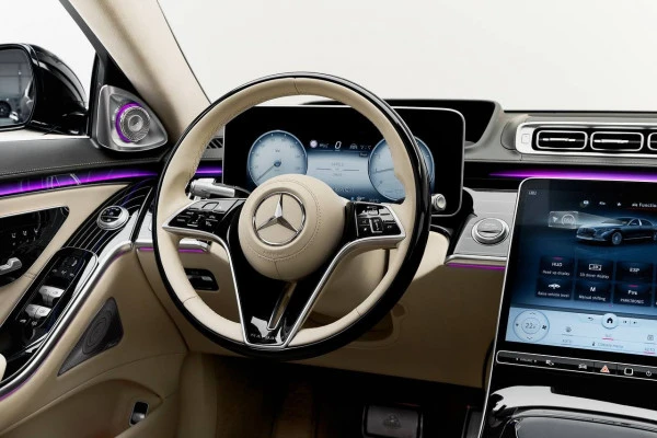 Mercedes S550 Maybach (Black), 2023