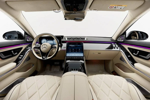 Mercedes S550 Maybach (Black), 2023