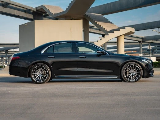 Mercedes S500 (Black), 2022
