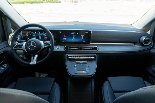 Mercedes V300 Avantgarde Extra Long (Noir), 2025