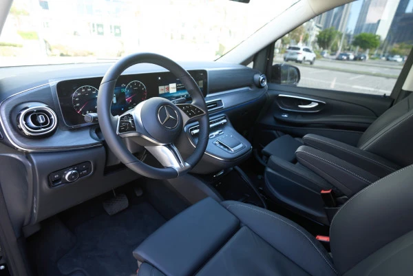 Mercedes V300 Avantgarde Extra Long (Noir), 2025