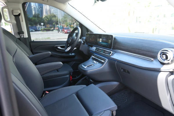 Mercedes V300 Avantgarde Extra Long (Noir), 2025