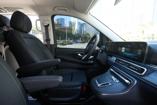 Mercedes V300 Avantgarde Extra Long (Noir), 2025