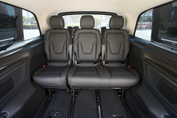 Mercedes V300 Avantgarde Extra Long (Noir), 2025
