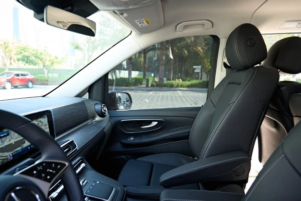 Mercedes V300 Avantgarde Extra Long (Noir), 2025