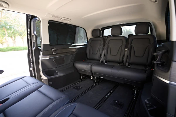 Mercedes V300 Avantgarde Extra Long (Noir), 2025