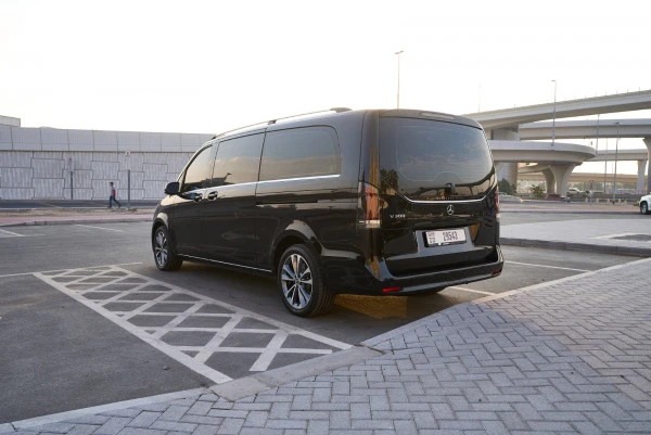 Mercedes V300 Avantgarde Extra Long (Noir), 2025