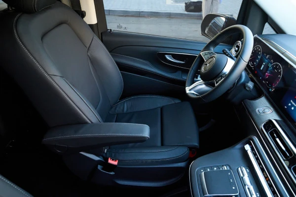 Mercedes V300 Avantgarde Extra Long (Noir), 2025