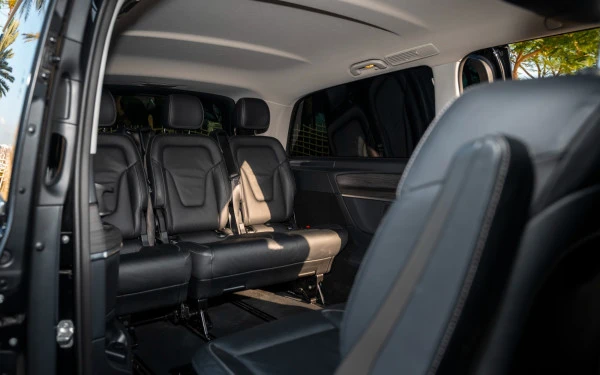 Mercedes V300 Avantgarde Extra Long (Black), 2025