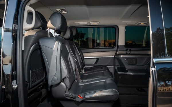Mercedes V300 Avantgarde Extra Long (Black), 2025