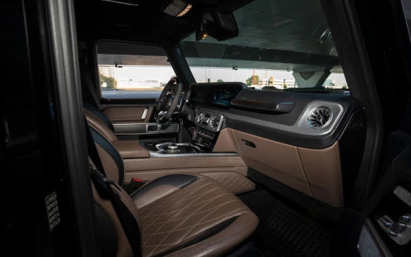 Mercedes V300 Avantgarde Extra Long (Black), 2025