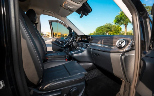 Mercedes V300 Avantgarde Extra Long (Black), 2025