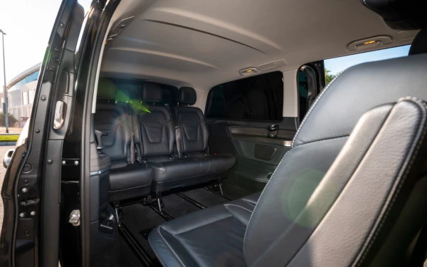Mercedes V300 Avantgarde Extra Long (Black), 2025