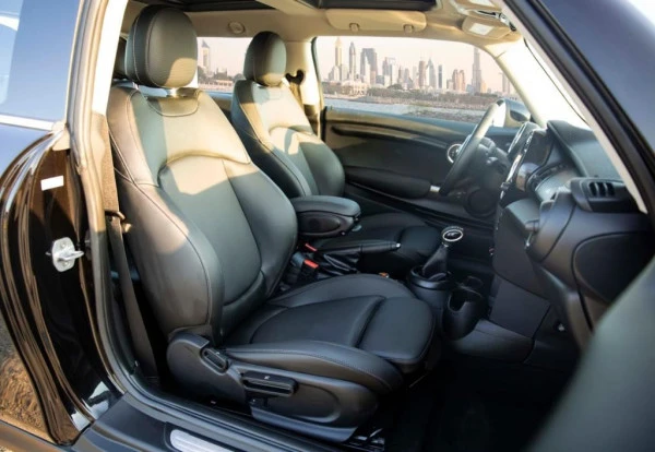 Mini Cooper (Schwarz), 2019