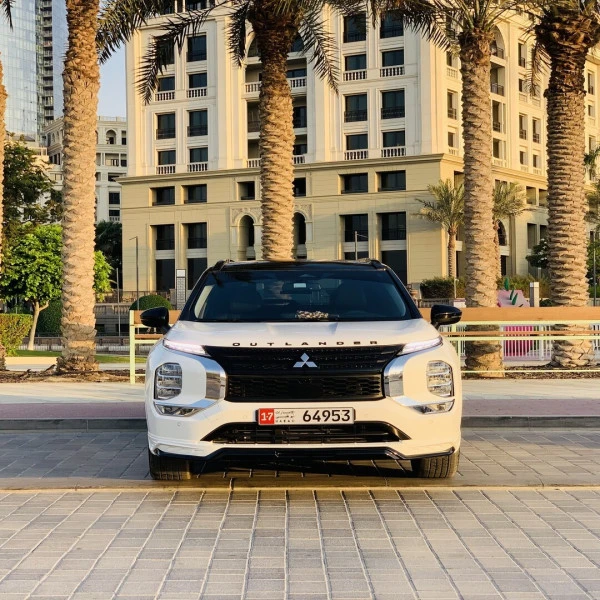 Mitsubishi Outlander (Blanc), 2025