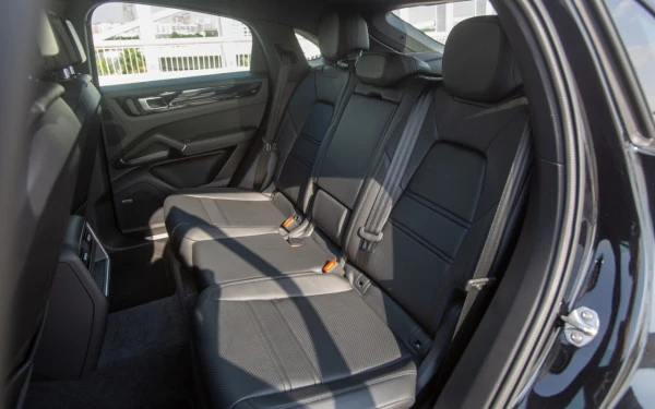 Porsche Cayenne coupe (Nero), 2022