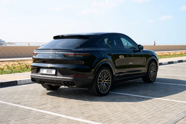 Porsche Cayenne coupe (Black), 2022