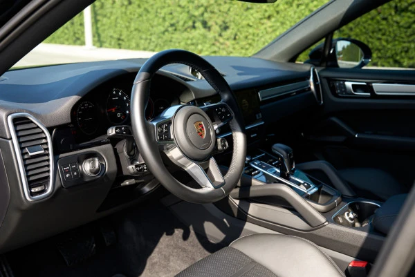 Porsche Cayenne coupe (Black), 2022
