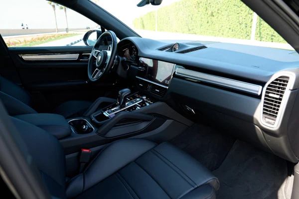 Porsche Cayenne coupe (Black), 2022