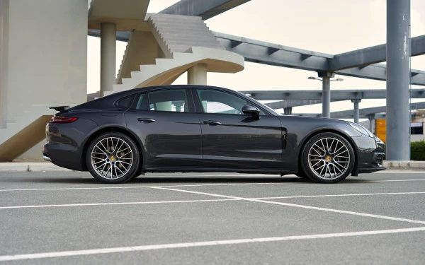 Porsche Panamera 4 (Dark Grey), 2020