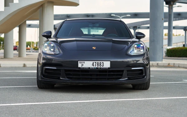 Porsche Panamera 4 (Dark Grey), 2020