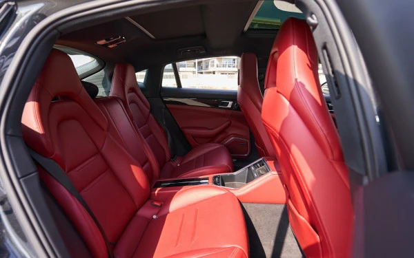 Porsche Panamera 4 (Dark Grey), 2020