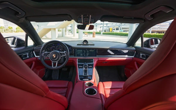 Porsche Panamera 4 (Dark Grey), 2020