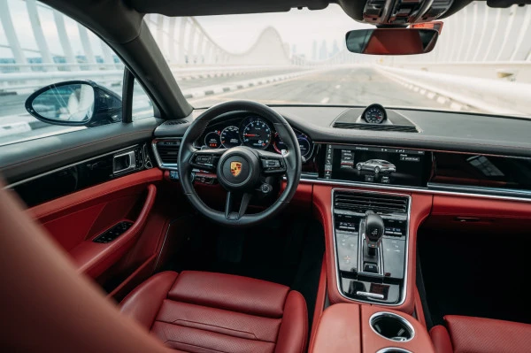 Porsche Panamera (Black), 2021