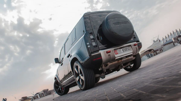 Range Rover Defender (Black), 2023