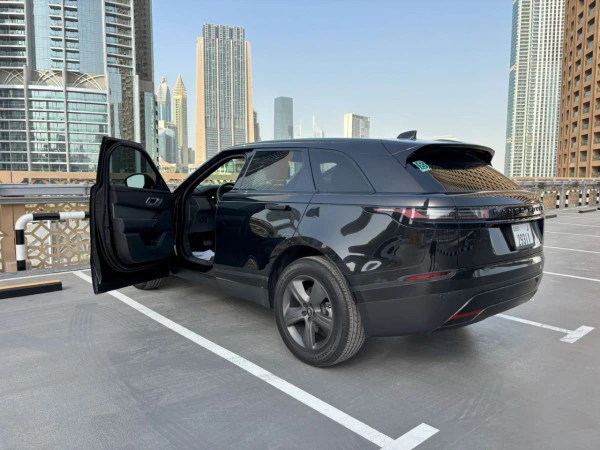 Range Rover Velar (Black), 2025