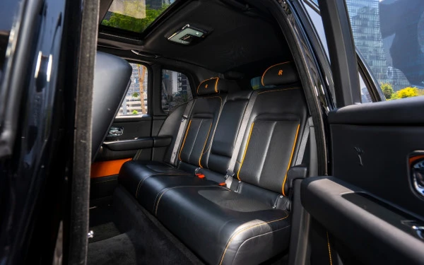Rolls Royce Cullinan (Nero), 2020