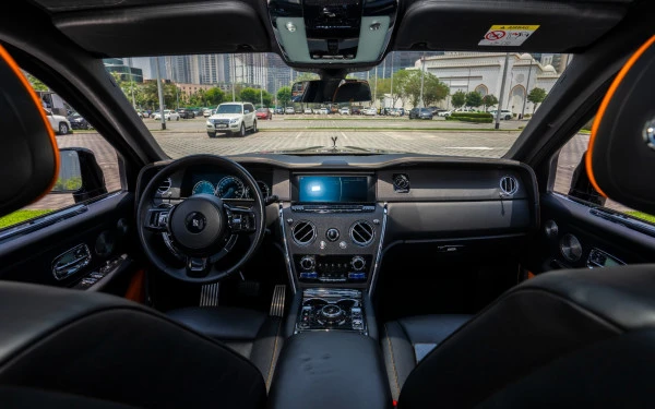 Rolls Royce Cullinan (Nero), 2020