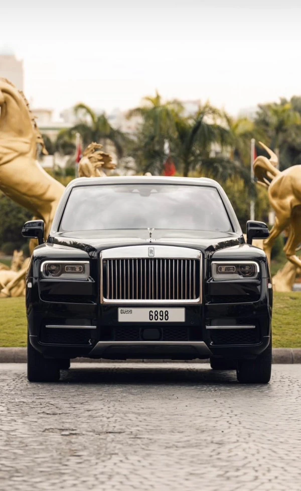 Rolls Royce Cullinan (Nero), 2021