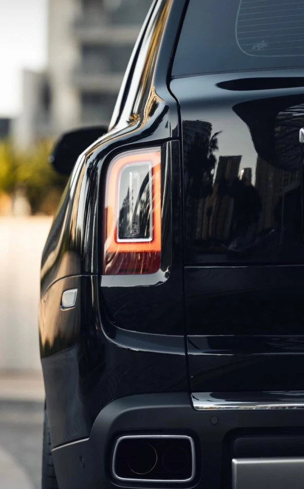 Rolls Royce Cullinan (Nero), 2021