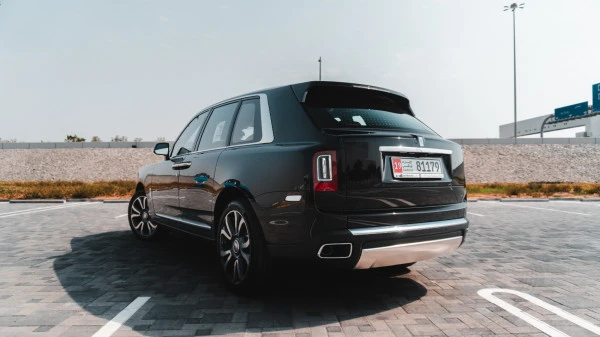 Rolls Royce Cullinan (Nero), 2023
