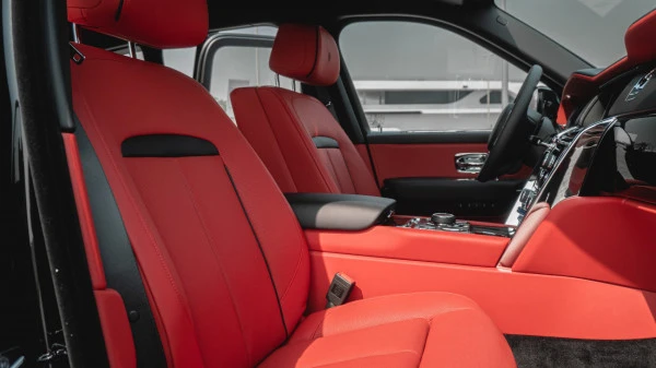 Rolls Royce Cullinan (Nero), 2023