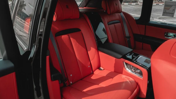 Rolls Royce Cullinan (Nero), 2023